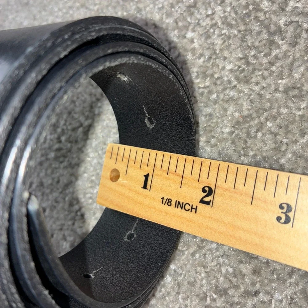 J Crew Single Prong Black Leather Belt Womens M Adjustable Classic Minimialistic - Picture 3 of 9